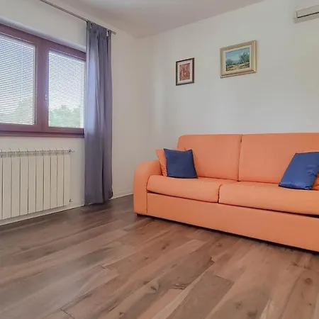 Clai Apartment *